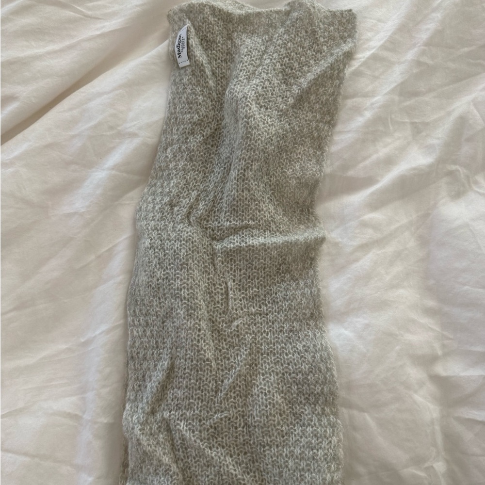 Cozy Light Gray Knit Scarf - Unbranded